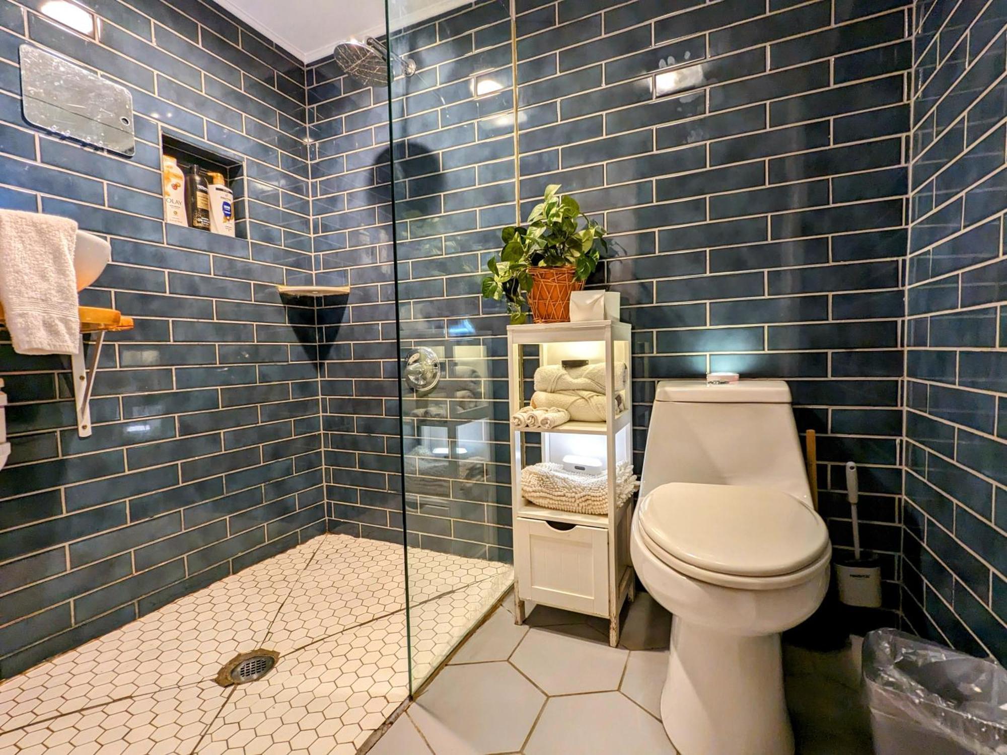 Mangosteen New Orleans Room photo